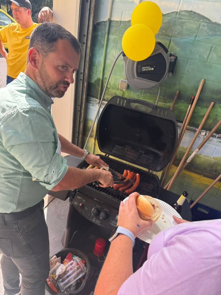 429F54B9-9047-4864-8F18-2D885799A207