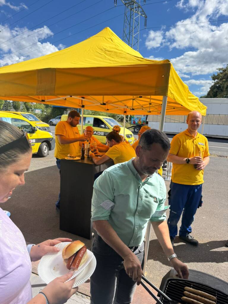 42B7F208-64FF-4421-B818-F4D4D408B7EC